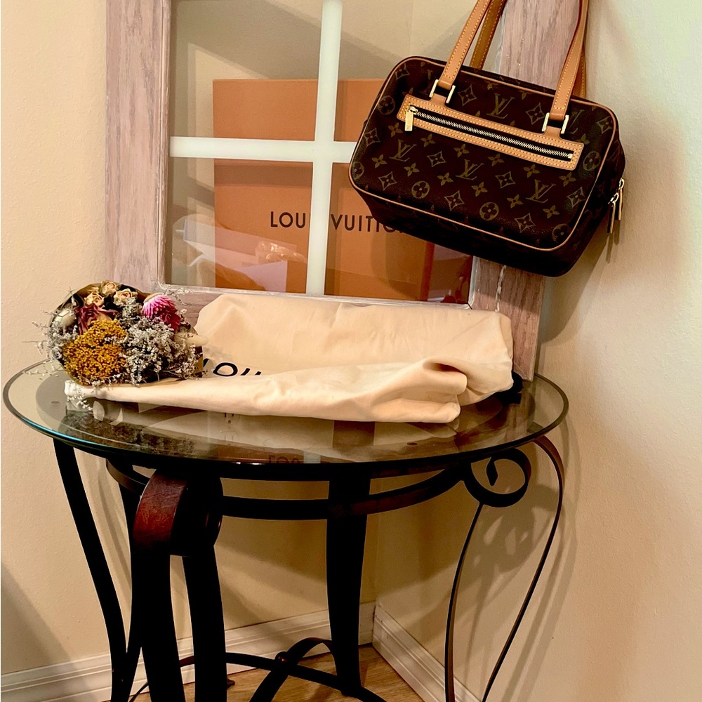 Louis Vuitton Cite MM